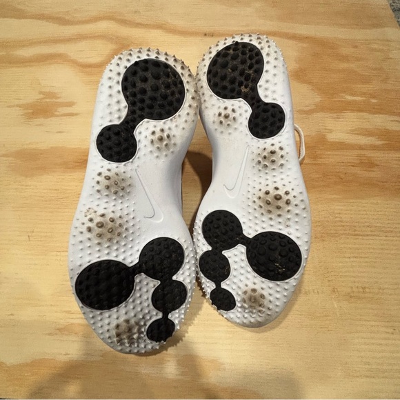 Nike Roshe G Golf Shoes Boys 4Y gently worn - Picture 3 of 6